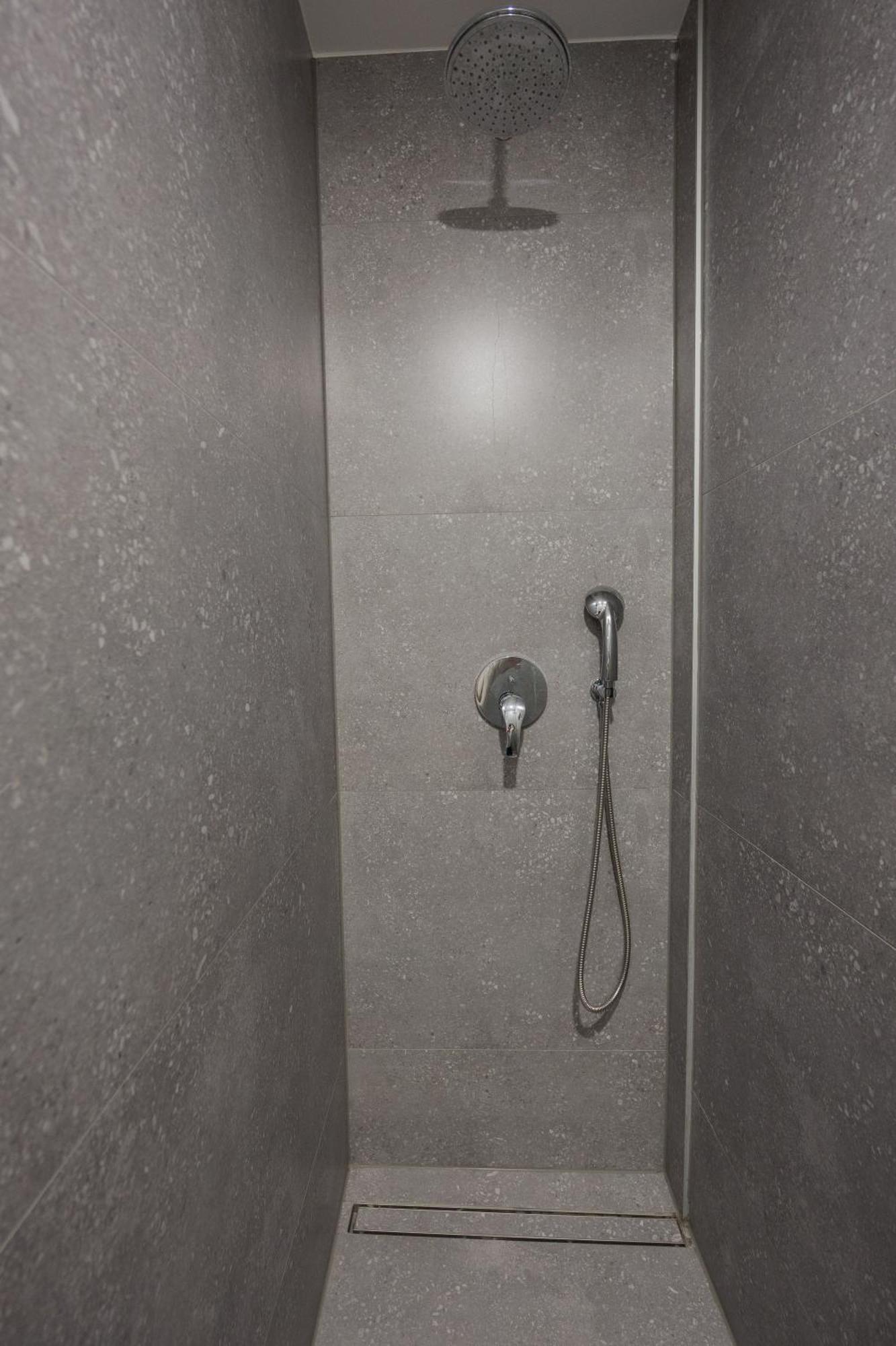 Apartments Dernaj วีร์ ภายนอก รูปภาพ