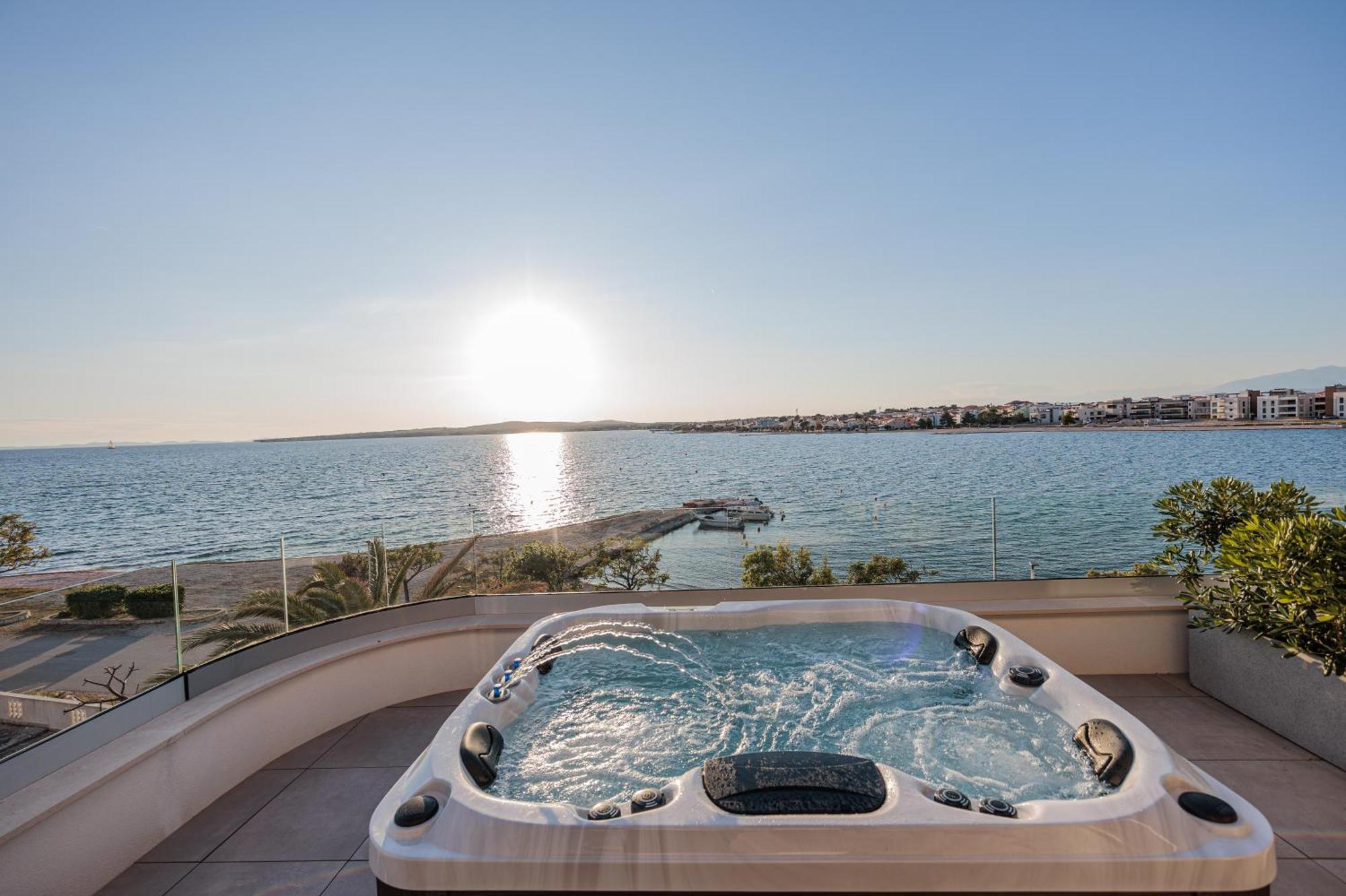 Apartments Dernaj วีร์ ภายนอก รูปภาพ