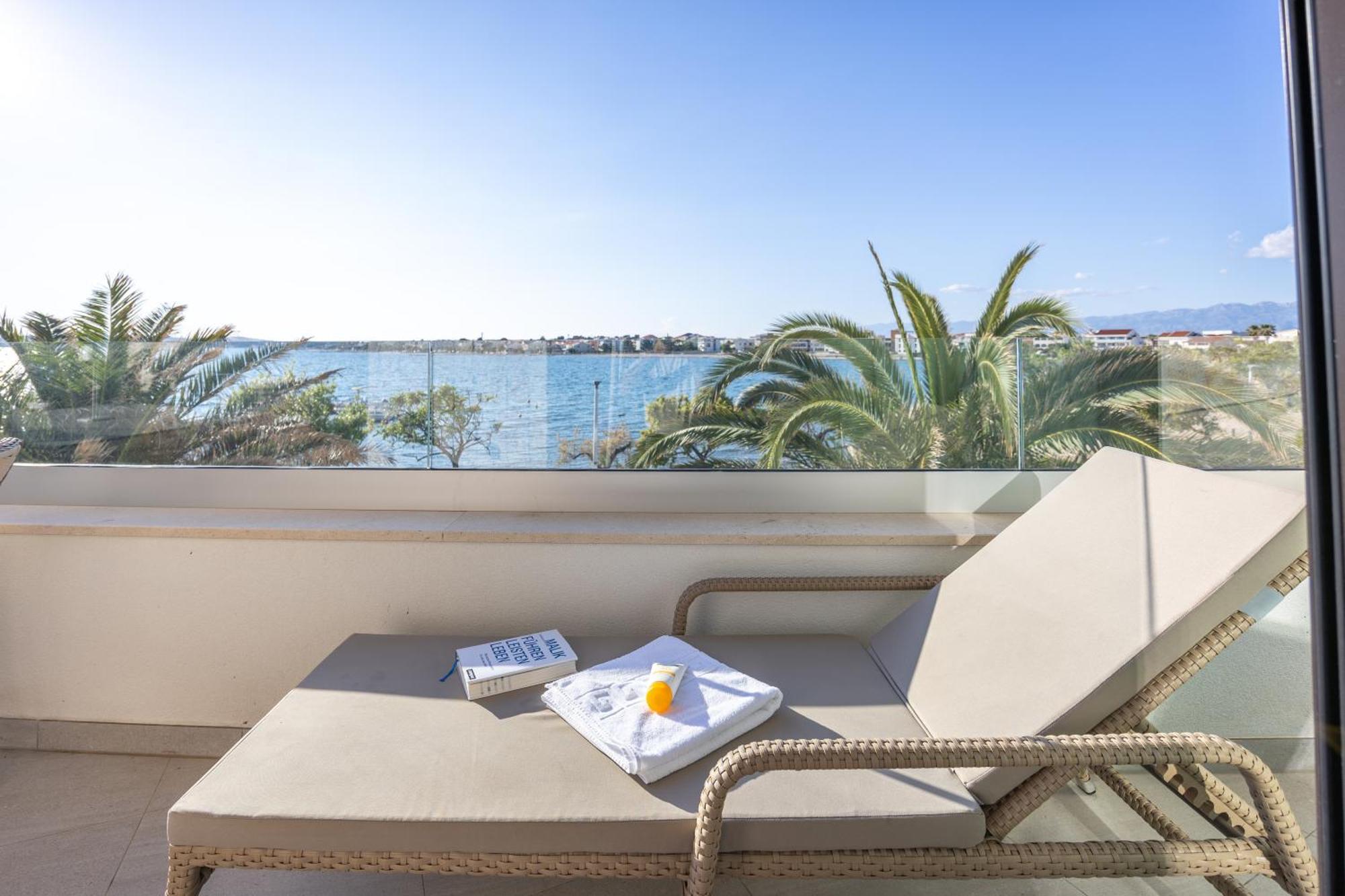 Apartments Dernaj วีร์ ภายนอก รูปภาพ