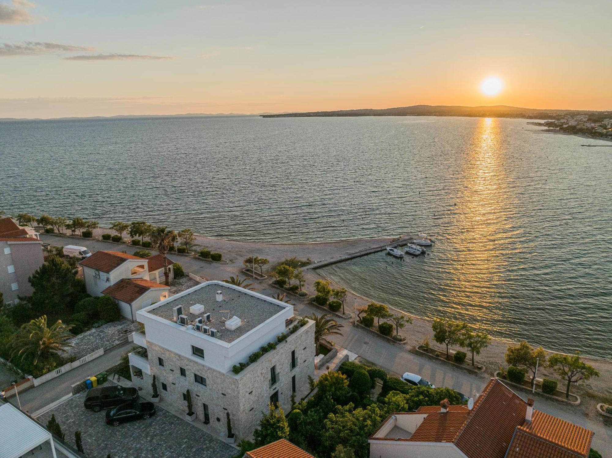Apartments Dernaj วีร์ ภายนอก รูปภาพ